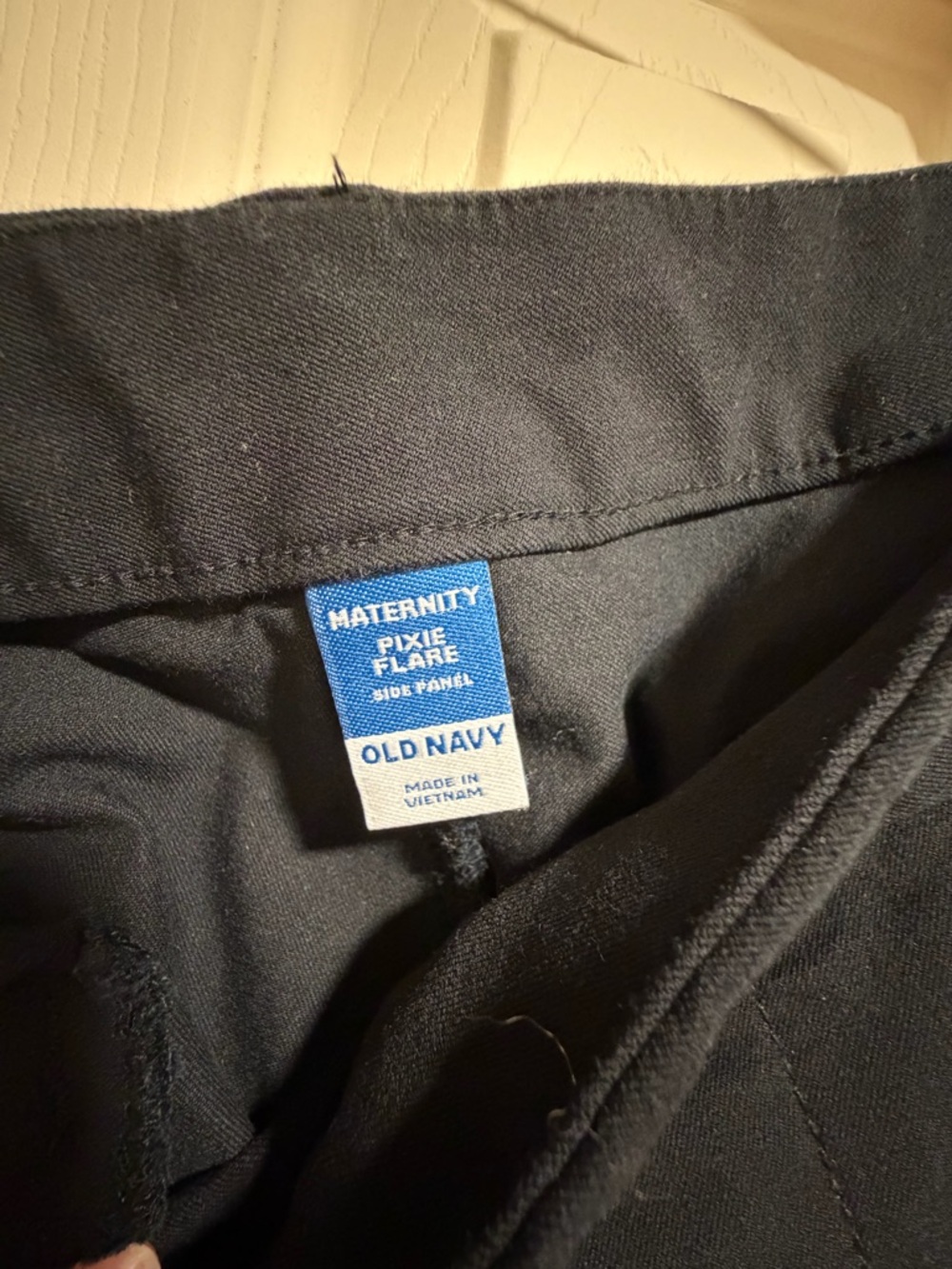 Maternity pixie flare pants - Picture 2 of 4